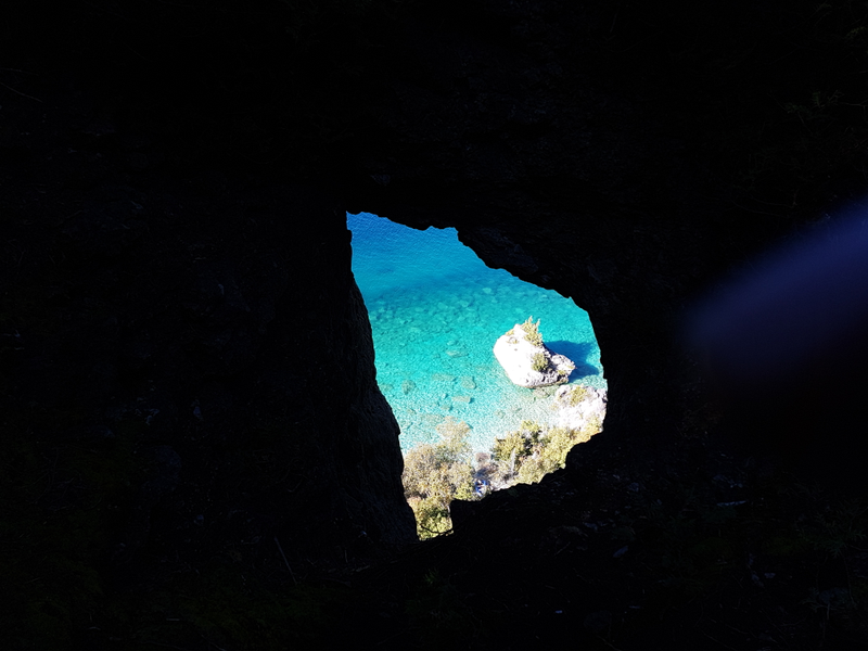 ♪There’s a hole in the middle of the cliff...♫
